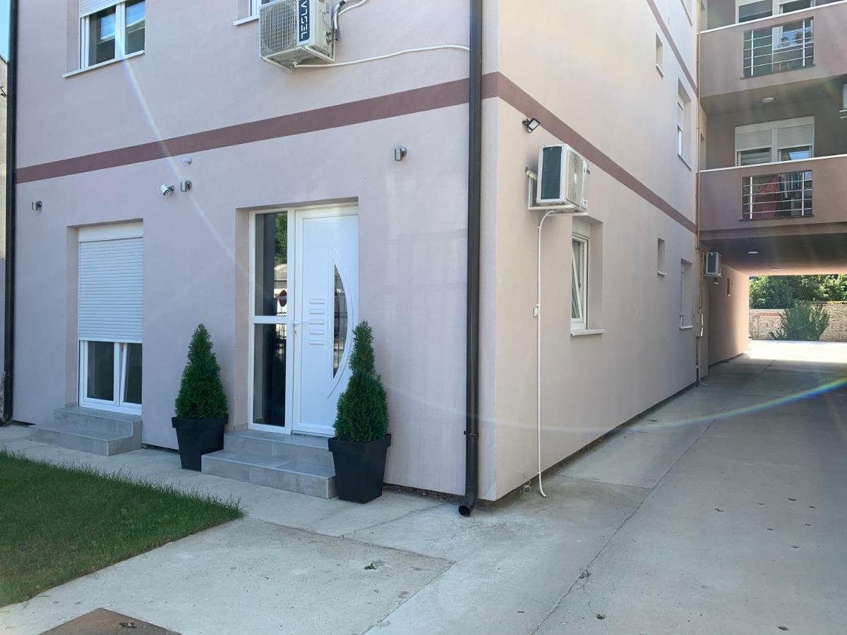 Apartman Spring Σόμπορ Εξωτερικό φωτογραφία